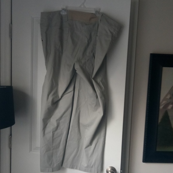 signature Chino pant - Picture 3 of 5